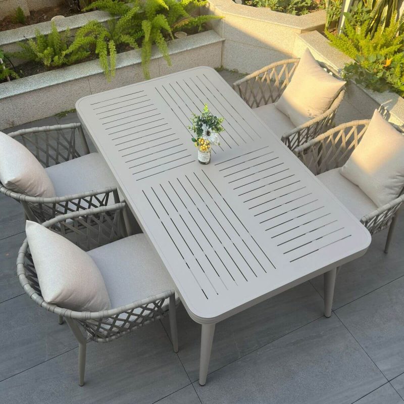 Ivory Outdoor Dining Set mit Alloy Sitzgelegenheit, wetterfestes 5-teiliges Set mit Stuhl, einfachem Stil und Tisch, 63"L x 35,5"B x 29,1"H, Tisch & 4 Stühle