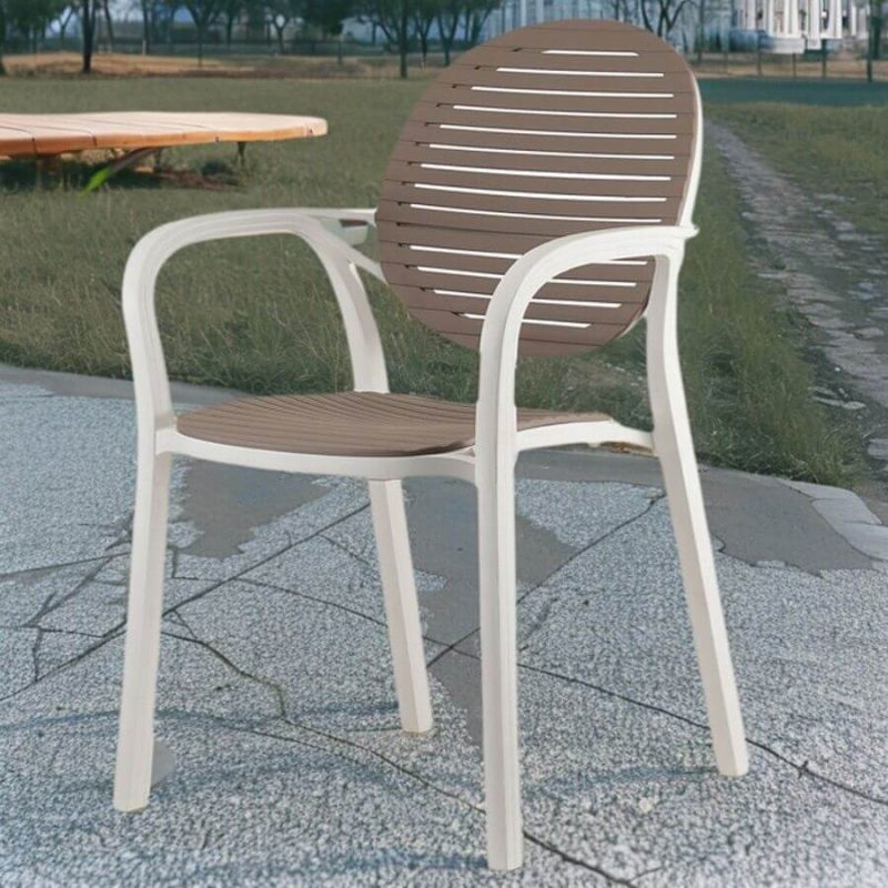 Einfacher, UV-blockierender, stapelbarer Polyrattan-Patio-Armlehnenstuhl - Gelb
