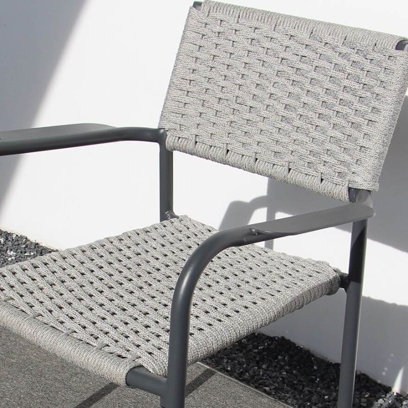 Befestigtes rundes Outdoor-Esszimmerset, wetterbeständige Tinte 5-teilig mit Stuhl und Tisch, 31,5"L x 31,5"B x 28,3"H, Tisch & 4 Stühle