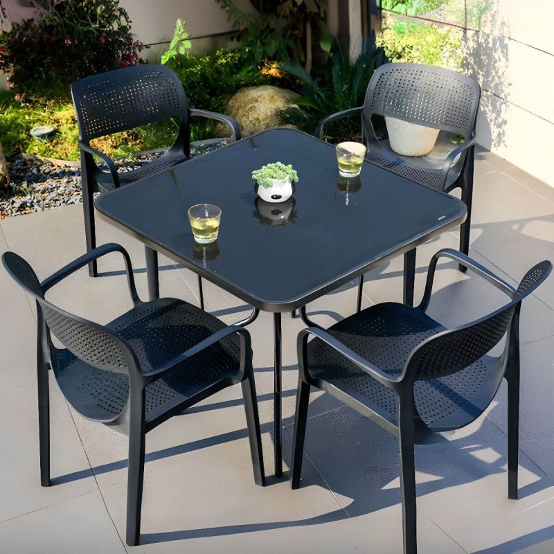 Modernes, feuerresistentes Polymer-Verbund-Außengartenset mit Tintentisch und Stühlen, 5-teilig, 80 cm L x 80 cm B x 71,8 cm H, Tisch & 4 Stühle