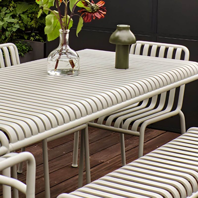 Weißer Metall-Patio-Tisch im zeitgenössischen Stil, wasserbeständig für den Außenbereich - Nur Tisch 60 cm L x 60 cm B x 75 cm H Rund