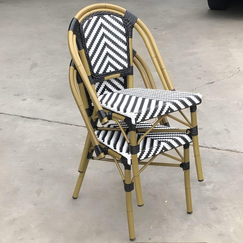 Tropische Outdoor-Bistro-Stühle Rattan Armless Stapelbare Patio-Esszimmerstühle - Blau-Weiß 4-teiliges Set