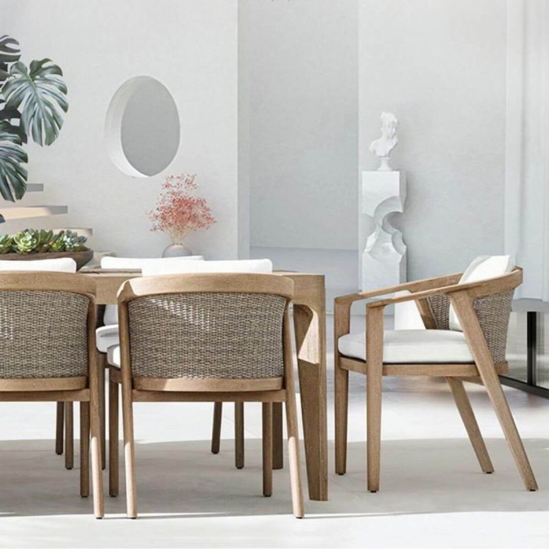 Minimalistischer weißer stapelbarer Teakholz-Außenarmstuhl mit Kissen - 1 Stuhl, 26"L x 25"B x 33"H