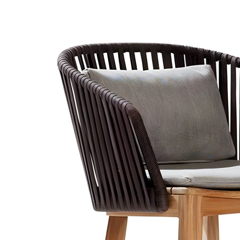 Tropischer Patio-Esszimmer-Armlehnsessel in Braun mit natürlicher Holzbasis - Ash PE geflochtenes Rattan 1 Stück