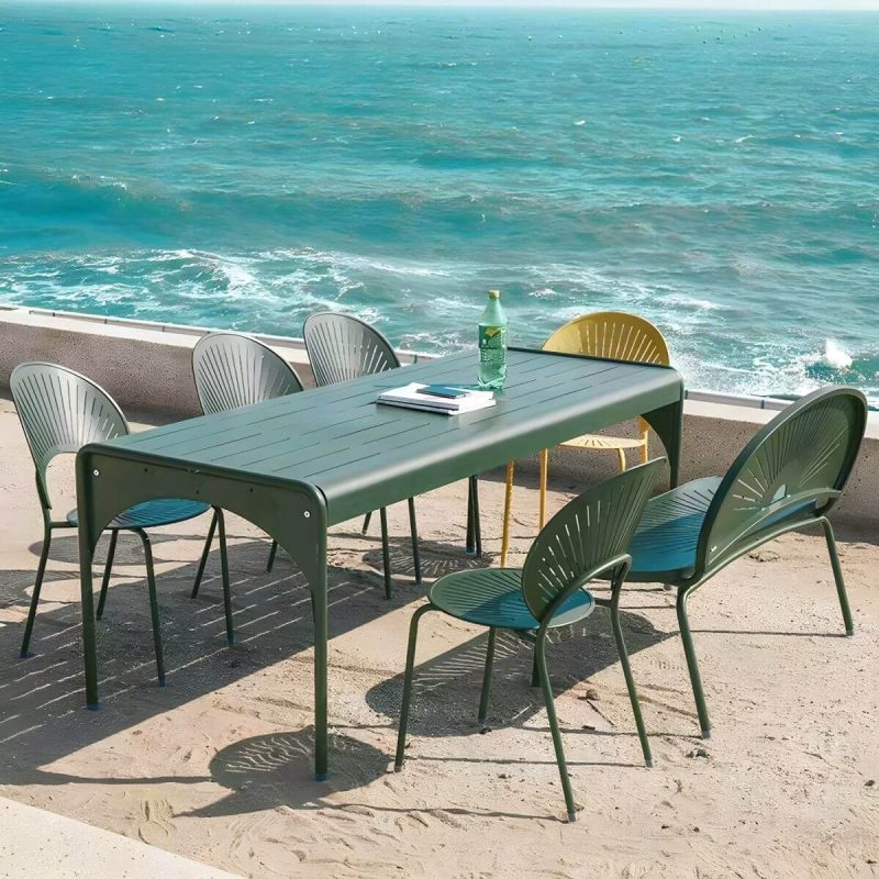 Wasserfeste Parkbank im skandinavischen Stil mit Aluminium-Sitzfläche und Rückenlehne - Rot 120 x 63 x 85 cm