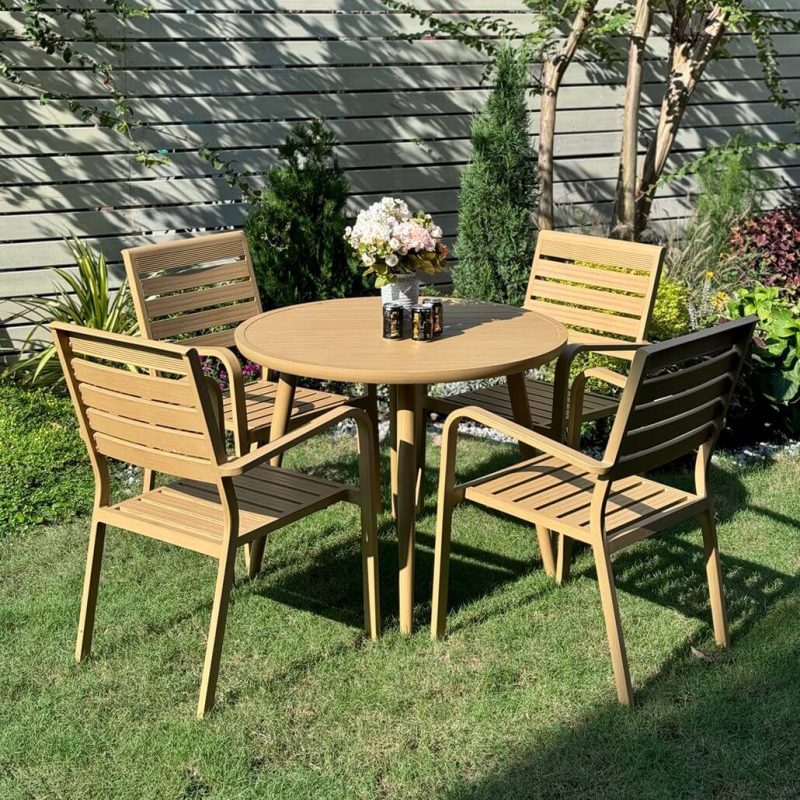 Natürliche Farbe Outdoor-Essgruppe mit Legierungssitz, flammhemmend 5-teiliger Stuhl, einfacher Tisch, 35,4"L x 35,4"B x 29,1"H, Tisch & 4 Stühle