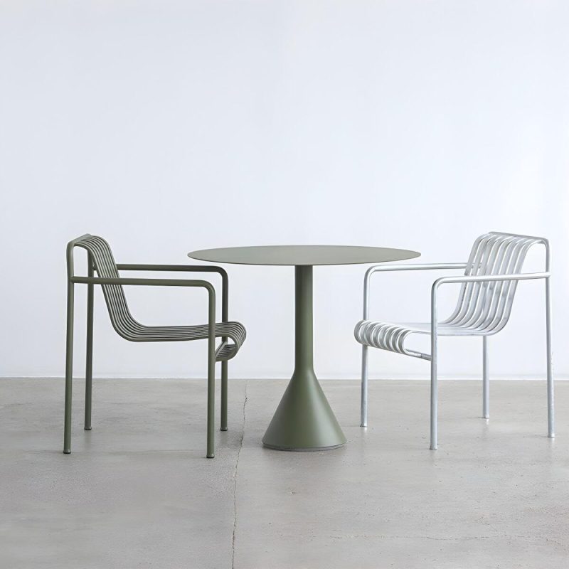 Moderner Eisen-Patio-Tisch Outdoor UV-beständiger Patio-Tisch in Grün - Nur Tisch 25,6"L x 25,6"B x 29,1"H