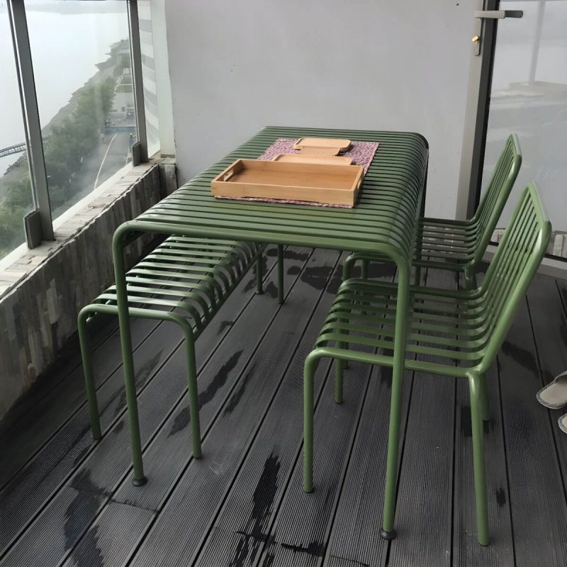 Moderner Eisengartentisch für den Außenbereich mit Metallgestell - Nur Tisch 27,6"L x 27,6"B x 29,5"H