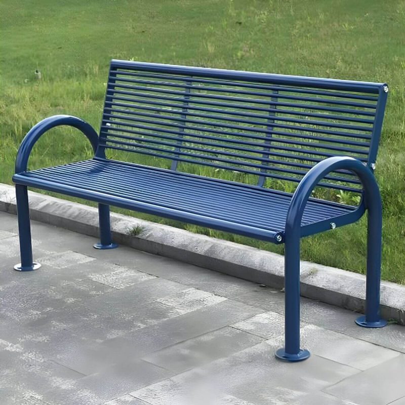 Industrielle Metall-Parkbank mit wasserfester Haltbarkeit, Armlehnen und Rücken - Blau