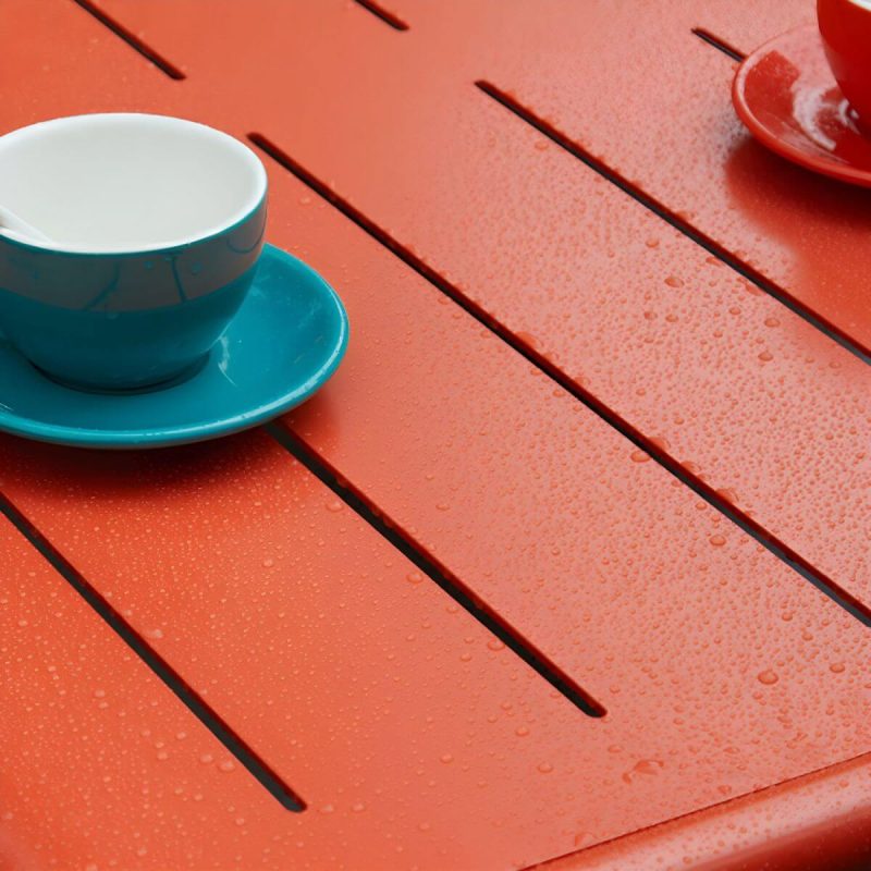Wasserfeste Parkbank im skandinavischen Stil mit Aluminium-Sitzfläche und Rückenlehne - Rot 160 x 55 x 82 cm