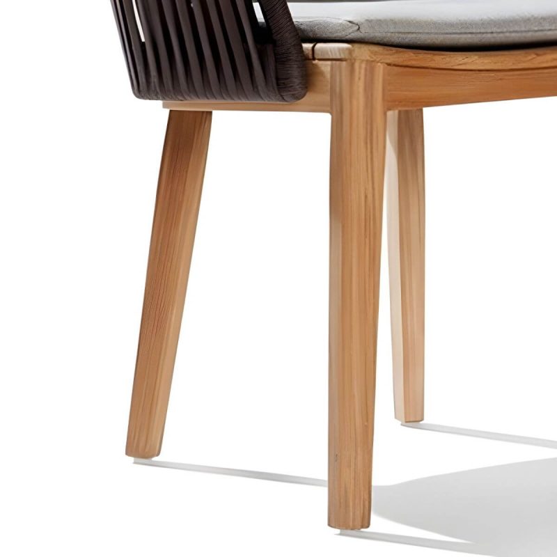 Tropischer Patio-Esszimmer-Armlehnsessel in Braun mit natürlicher Holzbasis - Ash PE geflochtenes Rattan 8-teiliges Set