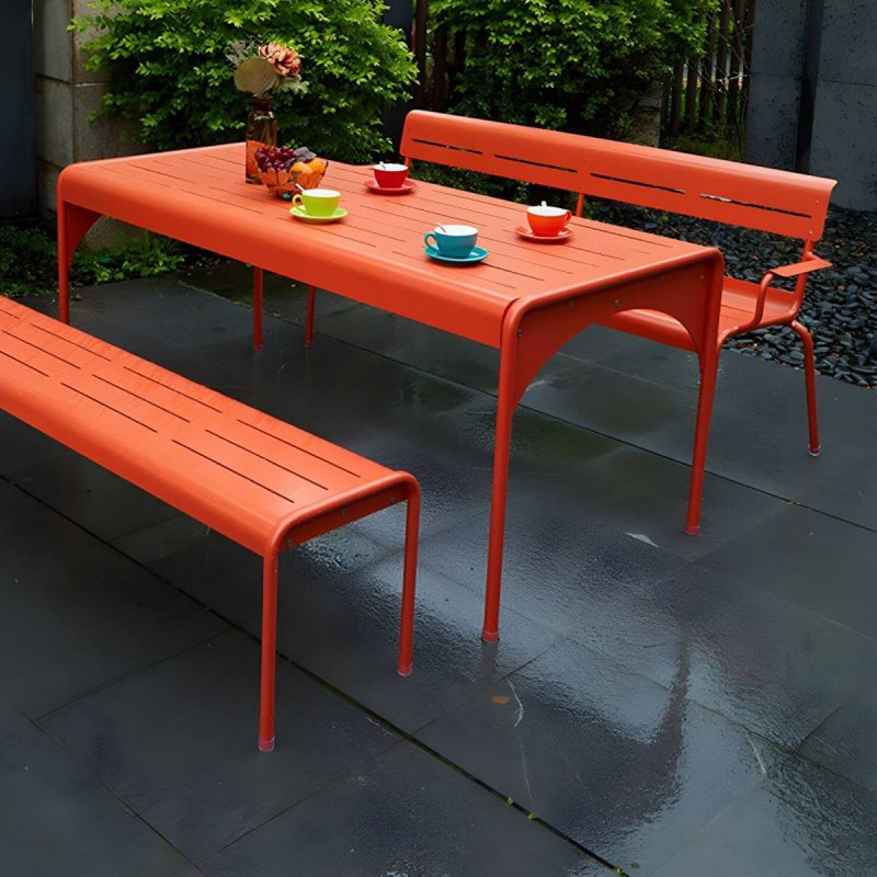 Wasserfeste Parkbank im skandinavischen Stil mit Aluminium-Sitzfläche und Rückenlehne - Rot 140 x 55 x 82 cm