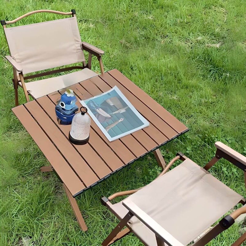 Modernes 3-teiliges Karamell Outdoor-Bistro-Set mit Stoffbezug, rostbeständig, Stuhl & Tisch, 24"L x 24"B x 18"H, Schreibtisch mit 2 Stühlen