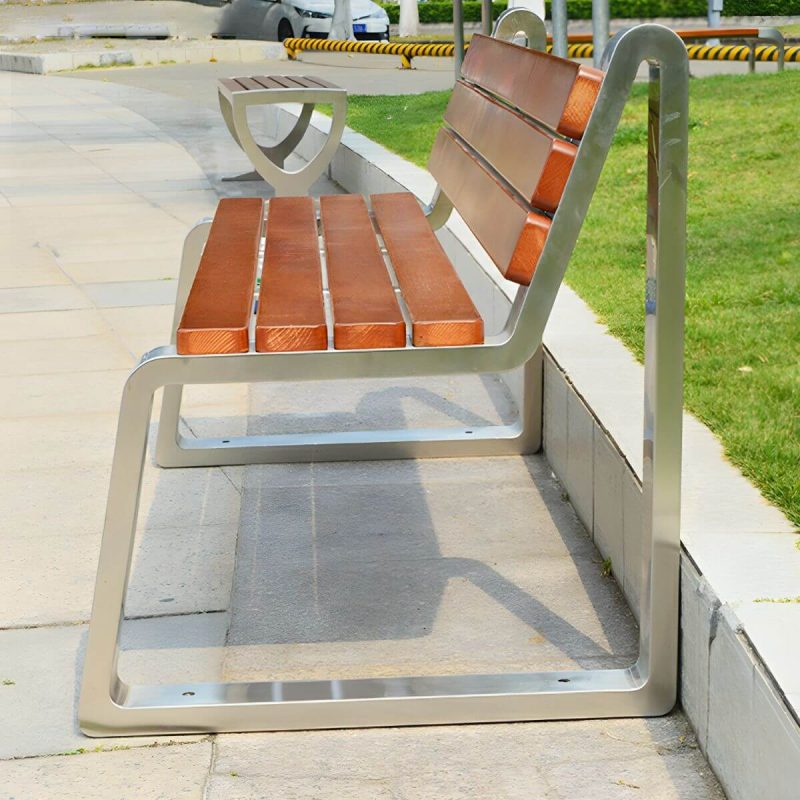 Edelstahl-Metallparkbank mit brauner Holzsitzfläche und Rückenlehne - Dunkelbraun