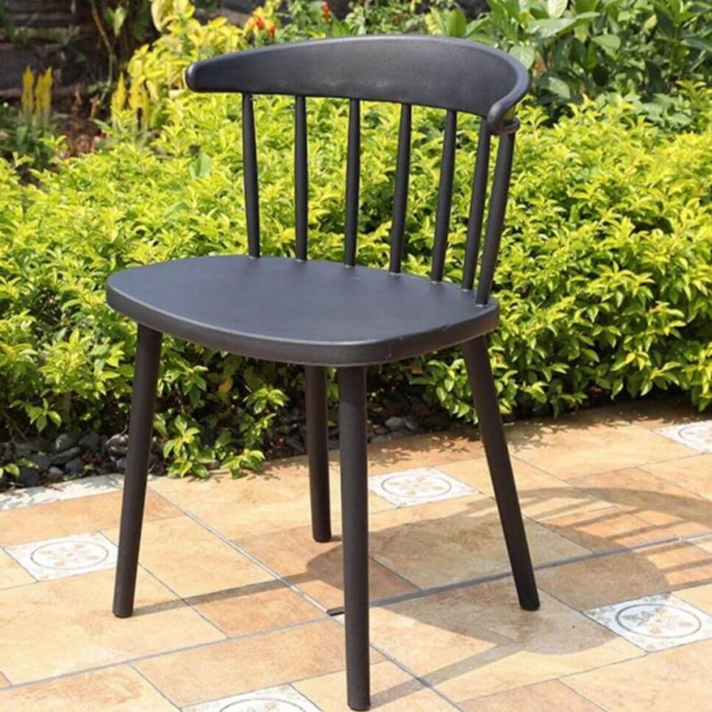 Zeitgenössischer Patio-Seitenstuhl aus Polymerverbindung in Mitternachtsschwarz, 1 Stuhl inklusive, 16,5"L x 16,5"B x 32,7"H