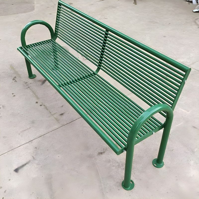 Industrielle Metall-Parkbank mit wasserfester Haltbarkeit, Armlehnen und Rücken - Grün