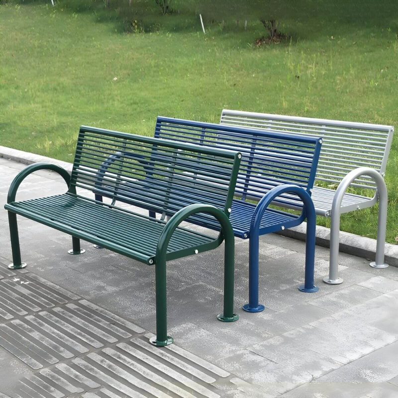 Industrielle Metall-Parkbank mit wasserfester Haltbarkeit, Armlehnen und Rücken - Blau