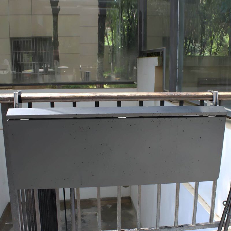 Einfarbiger moderner Aluminium-Falt-Tisch rechteckig kratzfest für den Außenbereich - Nur Tisch 47"L x 15"B x 4"H Schwarz