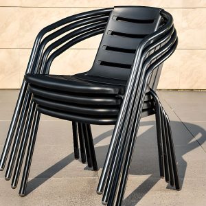 Klare Patio-Essgruppe mit Rückenbandstuhl, rechteckigem Vitreous-Tisch, feuerfest, 5-teilig, 59"L x 35"B x 29"H, Tisch & 4 Stühle