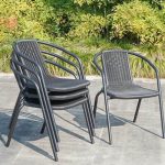 Outdoor-Esstischset mit Polymer-Verbundstoff Sitzfläche, quadratische Tischplatte, 3-teilig wetterfestes Midnight Black mit Stuhl, einfacher Stil, 31,5"L x 31,5"B x 28"H, Schreibtisch mit 2 Stühlen