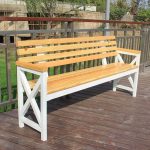 Wasserbeständige traditionelle Parkbank aus schwarzem Metall mit Holz-Sitzfläche und Rückenlehne - Weiß 71"L x 16"B x 33"H