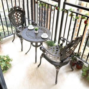 Mehrfarbiges modernes Outdoor-Bistro-Set aus Legierung mit rostbeständigem Tisch und Stühlen, 3-teiliges Set, Schreibtisch mit 2 Stühlen, 66 cm L x 66 cm B x 66 cm H