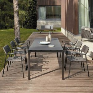 Simplistic Aluminium Outdoor Armlehnenstuhl in Tinte - 1 Stuhl