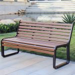 Industrielle Metall-Parkbank mit wasserdichter Aluminium-Sitzfläche in Braun - Gelb-Braun Weiß 59"L x 17"B x 20"H