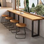 Einfacher brauner Holz rechteckiger wasserdichter Terrassen-Bartisch, ohne Stühle, 63"L x 16"B x 30"H