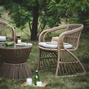 Stapelbare Metall-Patio-Armlehnenstuhl im modernen Stil, brauner Rahmen, Rattan-Rücken - 2-teiliges Set