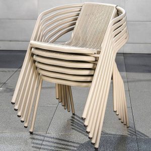 Elfenbeinfarbenes rundes Stahl-Outdoor-Esstischset, wetterfestes 5-teiliges Set mit Stuhl, einfacher Stil, 31,5"L x 31,5"B x 28,3"H, Tisch & 4 Stühle