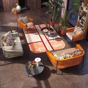 Zeitgenössisches wasserfestes schwarzes Legierungen Sofa für 1 Person mit Kissen und Polster, Off-White, 1-Sitzer Sofa