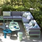 Hellgrüner Loveseat, UV-beständig mit Kissen für 2, Legierungsrahmen, trendiger Stil und Polster, 2-Sitzer Sofa