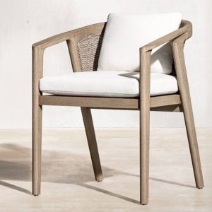 Minimalistischer weißer stapelbarer Teakholz-Außenarmstuhl mit Kissen - 1 Stuhl, 26"L x 25"B x 33"H