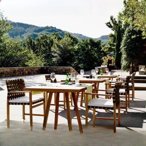 Trendy Outdoor Arm Chair in Chalk mit Teak-Rahmen, 1 Stuhl mit Kissen, 23"L x 24"B x 32"H