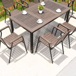 Moderner Outdoor-Esstisch mit Sitzbänken aus Engineered Wood, 7-teiliges Set, wetterfester Kakaotisch & Stuhl, 63"L x 35,5"B x 28,3"H, Tisch & 6 Stühle