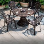 Eisen Gartenmöbel-Set, Taupe UV-blockierend, 5-teilig mit Stuhl und Tisch, minimalistischer Stil, Tisch & 4 Stühle, 46"L x 46"B x 29"H