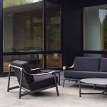 Trendiges weißes Legierungsloveseat für 2 Personen, 1 Stück mit UV-beständigem Kissen, Loveseat