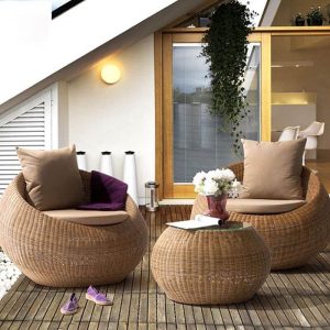 Vine Weaving Modern Courtyard Sofa Kombination mit rundem Glas-Couchtisch - 3-teiliges Set (2 Stühle & 1 Couchtisch) Kaffee