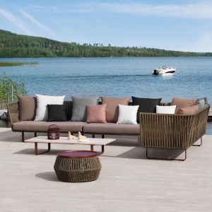 Trendiges, wasserfestes Metall-Daybed für 2 Personen mit schwarzem Rahmen, Kissen und Polster, Daybed
