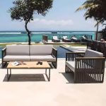 Timber Patio Sofa Sitzgruppenset mit grauem Canvas Loveseat und braunem Stuhl, 4-teiliges Set, 4-teiliges Set (2 Stühle & 1 Loveseat & 1 Couchtisch)
