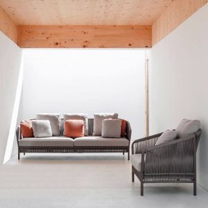 Sofa mit wasserdichtem grauem Rahmen, Sitzplatz für 3 Personen, Kissen, Legierungsrahmen, trendigem Stil und Polster, 3-Sitzer Sofa