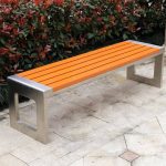 Natürliche Farbe Picknickbank im Art-Deco-Stil mit Edelstahlrahmen, 71"L x 16"B x 18"H, geschwungene Form