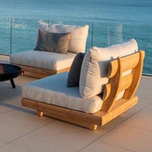 Trendiges modulares wasserfestes Teak-Sofa für 1 Person mit Karamellrahmen und Kissen, einzelne Eckcouch