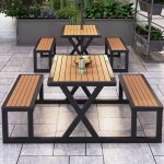 Outdoor-Picknicktisch mit rechteckigem Eisenrahmen in natürlicher Farbe im minimalistischen Stil, Schwarz, 47"L x 70"B x 31"H