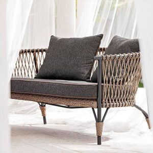 Couch mit schwarzer Polsterung, Schaumstofffüllung, 3 Personen, UV-beständiger moderner Stil, Kissen inbegriffen, 1 Stück, 3-Sitzer Couch