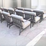 Trendy wasserfeste Metallsofa für 1 Person mit schwarzem Rahmen, Kissen und 1 Stück, 1-Sitzer Sofa