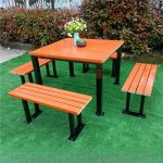Simplistischer Outdoor-Esstisch mit Tintenmetallrahmen, 31,5"L x 31,5"B x 29,5"H, ohne Stühle
