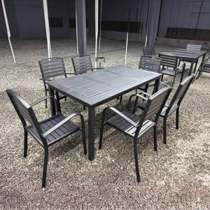 Rostbeständiges Patio-Esstischset in Mitternachtsschwarz aus Holzwerkstoff, 7-teiliges Set mit rechteckiger Platte, Stuhl, modernem einfachen Stil, 70,9"L x 35,4"B x 29,5"H, Tisch & 6 Stühle