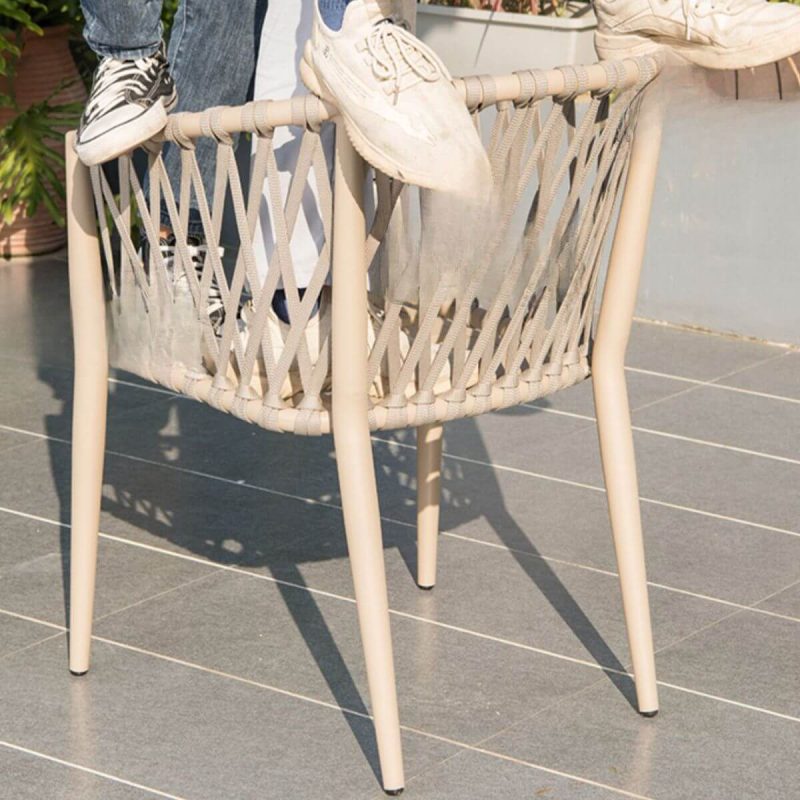 Eleganter cremefarbener Garten-Armlehnstuhl, 2 Stühle mit Kissen, Aluminium-Material, trendiger Stil, 2-teiliges Set